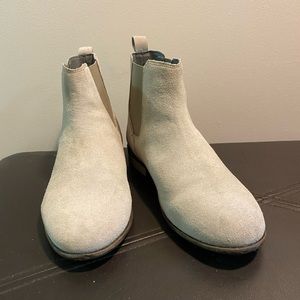 Chelsea boots